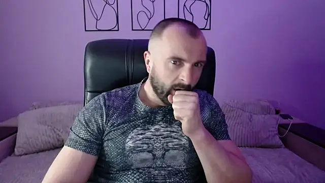 brindlefly6969 online show from March 2026 11:47:02 AM