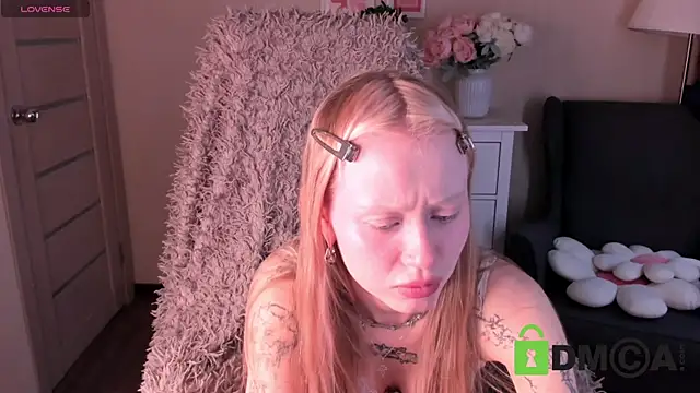 Snapshot of MalenaErnman chatting on April 2026 10:27:01 AM MalenaErnman online show from April 2026 10:27:01 AM