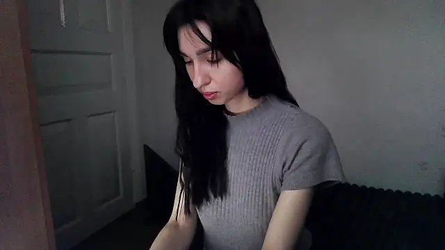 ElizaSwon online show from October 2025 02:49:01 PM