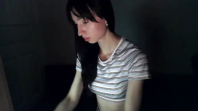 ElizaSwon online show from December 2025 04:02:02 PM