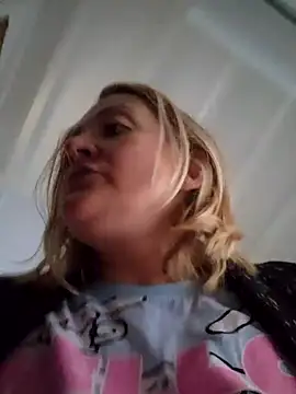 Snapshot of lady_charlyne chatting on January 2025 11:45:01 AM lady charlyne online show from January 2025 11:45:01 AM