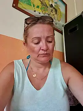 Snapshot of lady_charlyne chatting on February 2025 05:24:02 PM lady charlyne online show from February 2025 05:24:02 PM