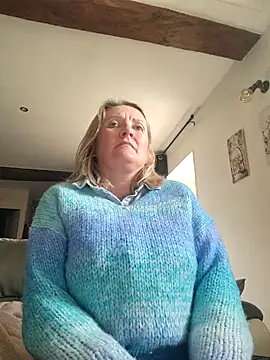 Snapshot of lady_charlyne chatting on February 2025 11:52:01 AM lady charlyne online show from February 2025 11:52:01 AM