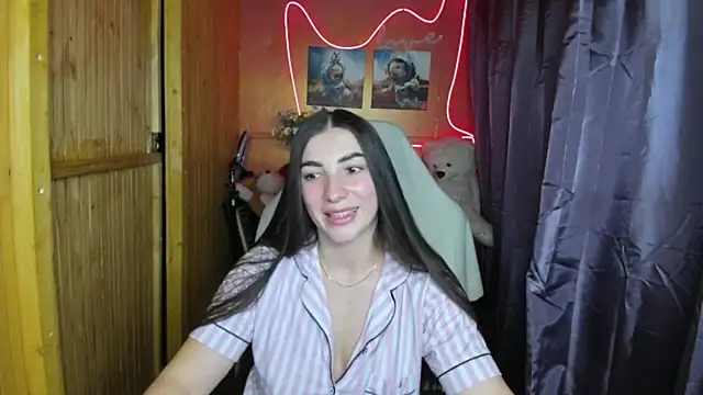 Snapshot of Fiery_Brunette_ chatting on February 2025 08:45:02 PM Fiery Brunette  online show from February 2025 08:45:02 PM