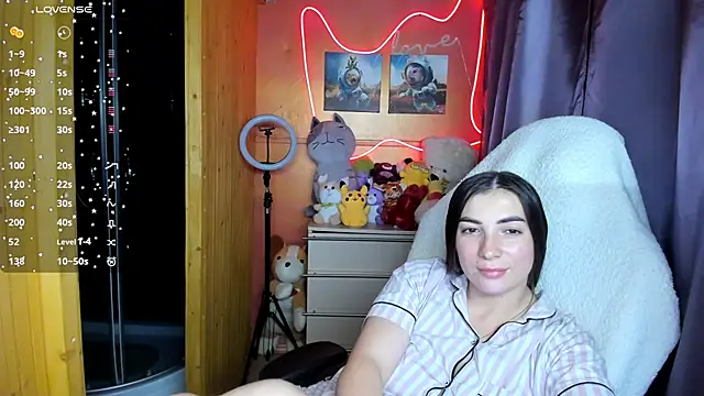 Snapshot of Fiery_Brunette_ chatting on September 2025 05:12:02 PM Fiery Brunette  online show from September 2025 05:12:02 PM