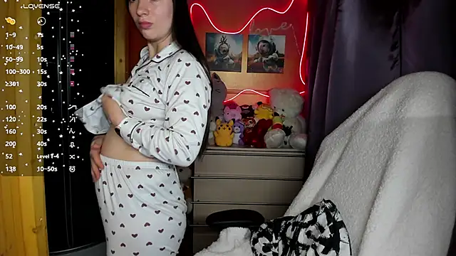 Snapshot of Fiery_Brunette_ chatting on September 2025 03:32:02 AM Fiery Brunette  online show from September 2025 03:32:02 AM