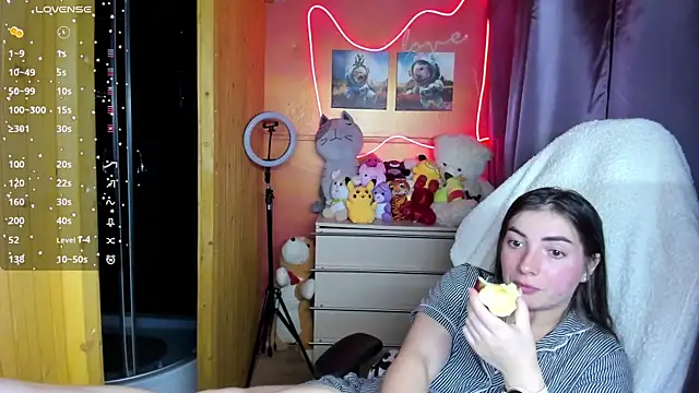 Snapshot of Fiery_Brunette_ chatting on October 2025 02:27:02 PM Fiery Brunette  online show from October 2025 02:27:02 PM