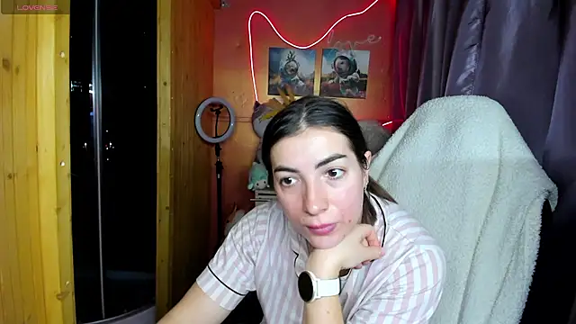 Fiery Brunette  online show from March 2026 05:44:02 AM