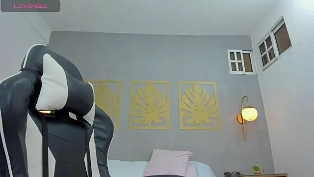 ayla13  online show from February 2025 09:57:01 PM