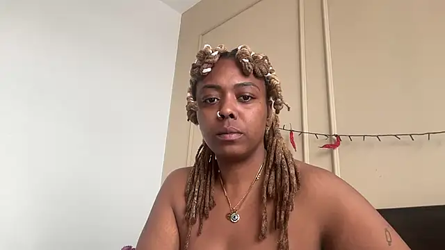 ChocolateCakeQueen online show from March 2025 04:41:01 PM