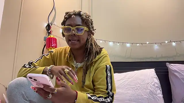 ChocolateCakeQueen online show from March 2025 05:44:02 AM