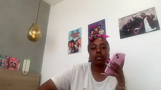 ChocolateCakeQueen online show from May 2026 03:10:01 PM