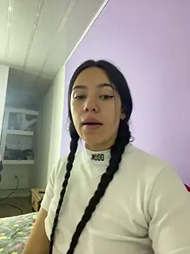 Snapshot of hannahb-e chatting on January 2025 11:22:01 PM hannahb-e online show from January 2025 11:22:01 PM