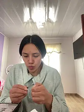 hannahb-e online show from July 2026 04:45:02 PM
