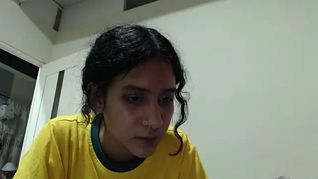 AlinaWoolf  online show from May 2026 04:42:02 AM