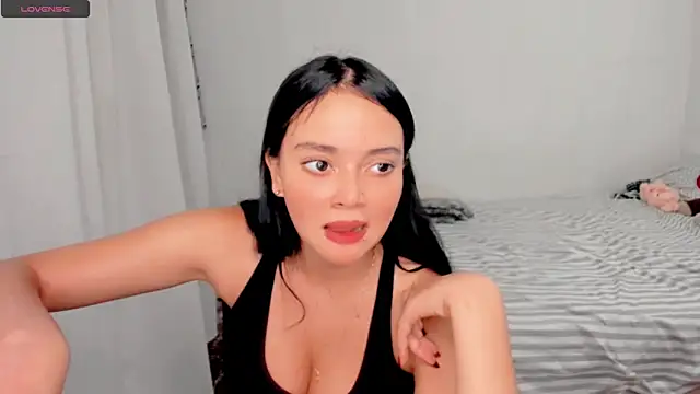 Snapshot of Sarah_angell chatting on December 2024 04:50:01 PM Sarah angell online show from December 2024 04:50:01 PM