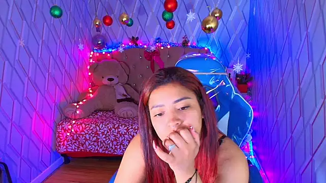 NicolleTaylor online show from December 2025 04:07:02 AM