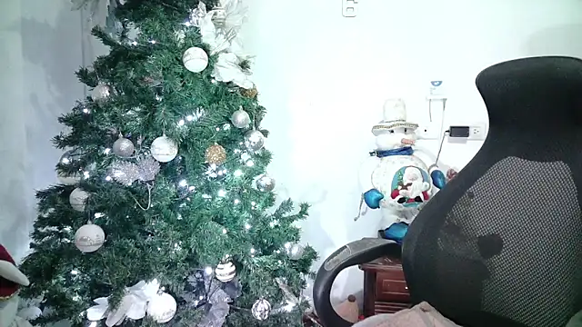 Snapshot of aineangeel chatting on January 2025 02:09:01 AM aineangeel online show from January 2025 02:09:01 AM