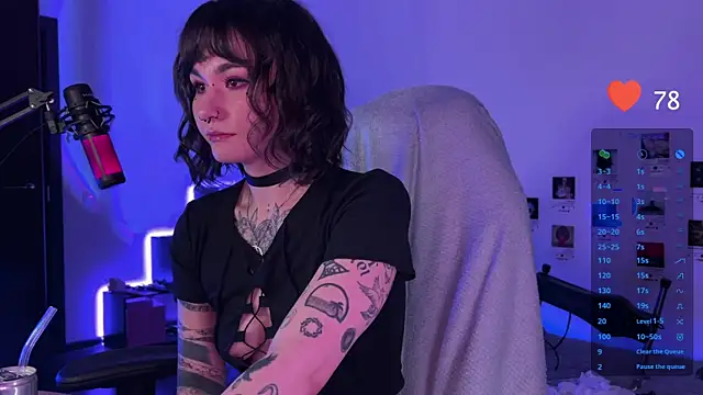 deadlysweet online show from December 2024 01:13:01 AM