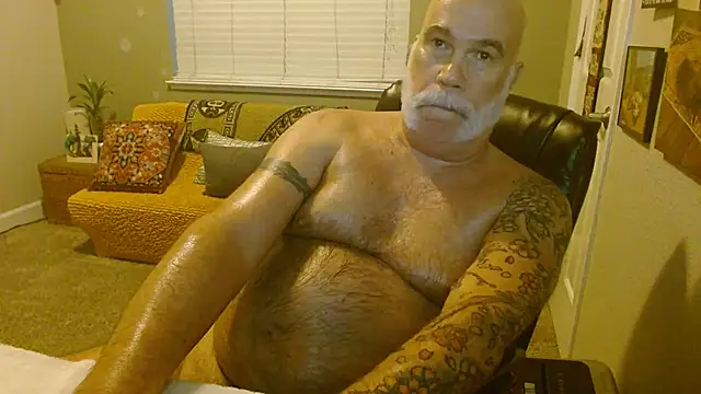 musclebearnips online show from October 2025 01:20:02 AM