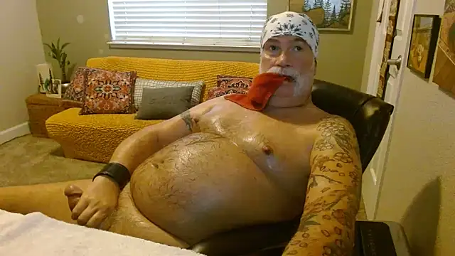 musclebearnips online show from November 2025 07:45:02 PM