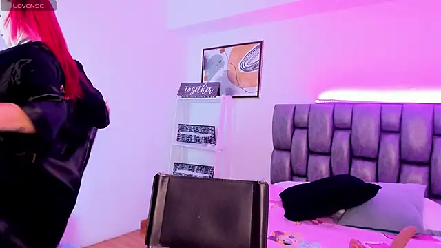 victoria mooree online show from February 2026 03:12:01 PM