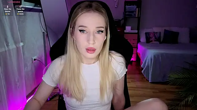 Little Soph online show from June 2026 01:21:01 AM
