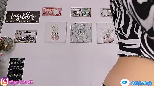 olivia22love online show from October 2025 12:44:02 PM