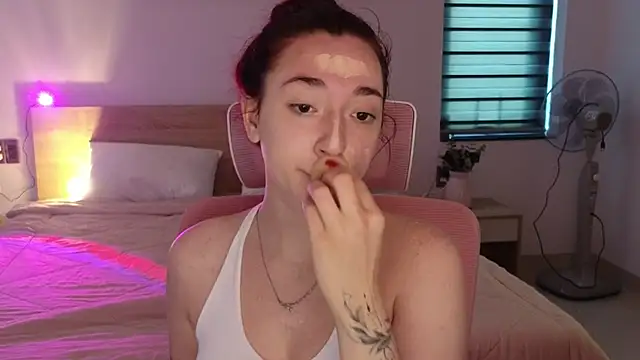 YasmineWest online show from April 2026 12:30:02 AM