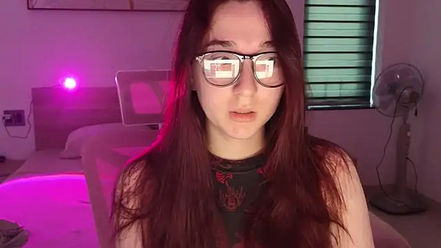 Snapshot of YasmineWest chatting on May 2026 12:15:01 AM YasmineWest online show from May 2026 12:15:01 AM