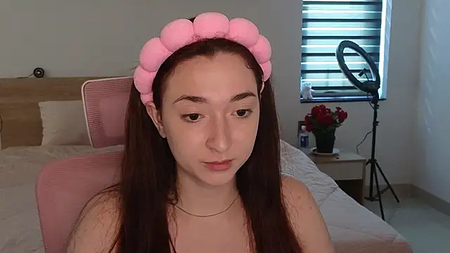 Snapshot of YasmineWest chatting on May 2026 08:08:02 AM YasmineWest online show from May 2026 08:08:02 AM