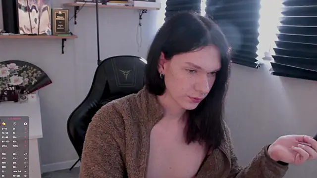 carthylovvve online show from February 2025 01:03:02 PM