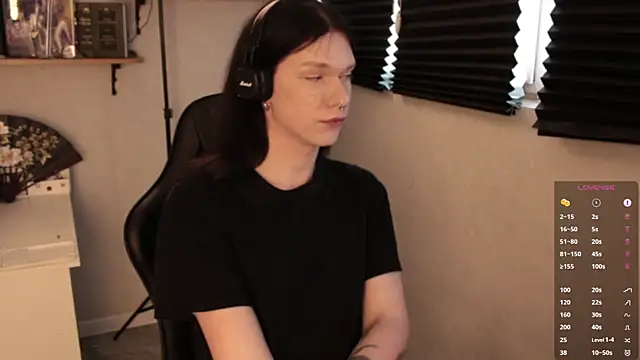 carthylovvve online show from February 2025 01:11:02 PM