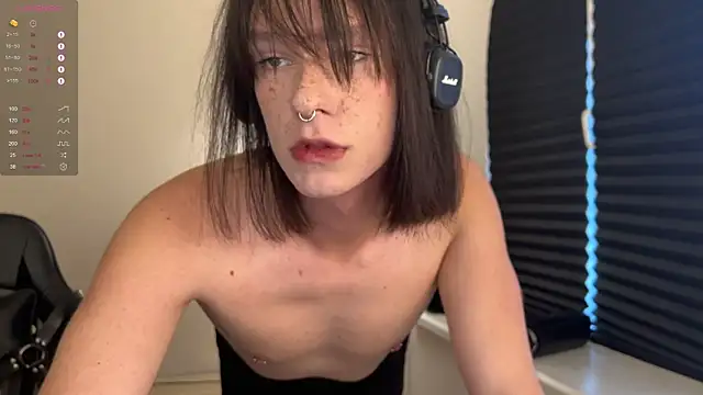 carthylovvve online show from September 2025 02:52:02 PM