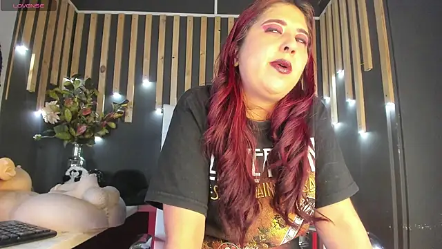 Snapshot of shaaroon_gold chatting on February 2025 08:37:01 PM shaaroon gold online show from February 2025 08:37:01 PM