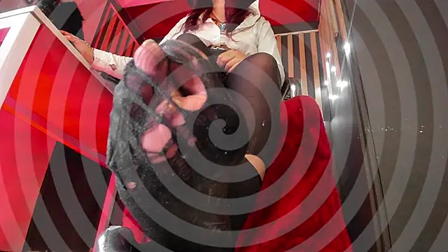 Snapshot of shaaroon_gold chatting on February 2025 11:55:02 PM shaaroon gold online show from February 2025 11:55:02 PM