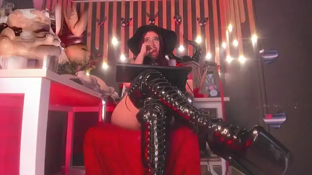 Snapshot of shaaroon_gold chatting on March 2025 02:09:02 AM shaaroon gold online show from March 2025 02:09:02 AM