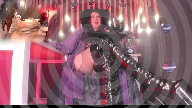 Snapshot of shaaroon_gold chatting on March 2025 08:26:02 PM shaaroon gold online show from March 2025 08:26:02 PM