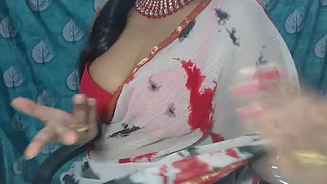 Sophia your online show from March 2025 04:49:02 AM