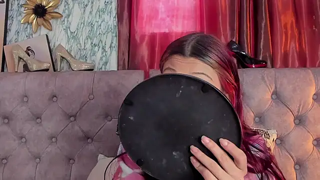  Scarlett 01 online show from December 2025 02:03:01 PM