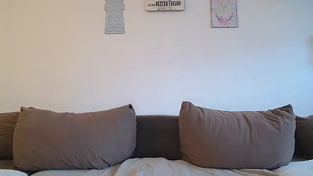 LachenderTeufel online show from November 2025 07:00:02 AM