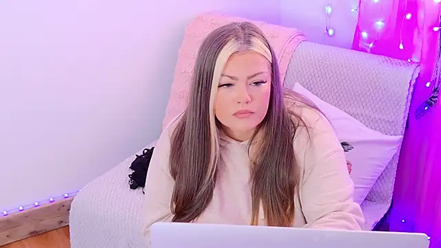 KikiBBW online show from October 2025 02:18:02 PM