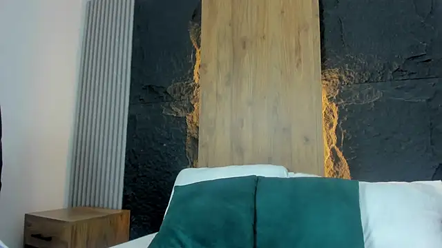 linda montoya online show from April 2026 07:19:01 PM