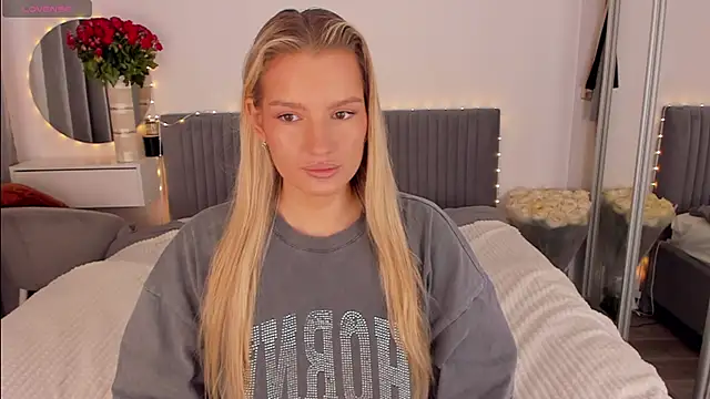 CassieRayss online show from March 2026 11:27:01 AM