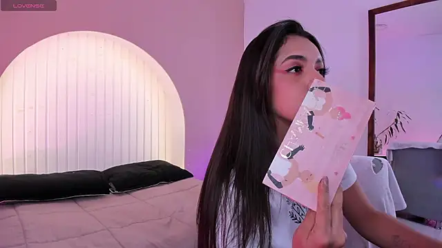 martina duque  online show from March 2026 06:24:01 PM