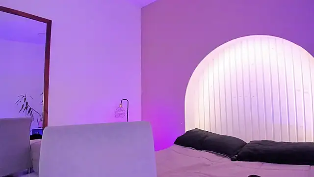 martina duque  online show from April 2026 06:19:02 PM