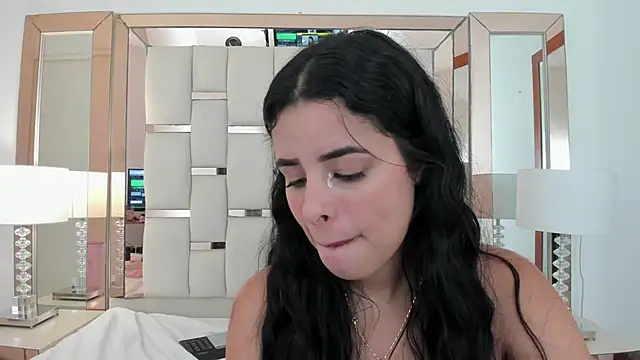 emma castilloo online show from December 2024 06:06:01 PM