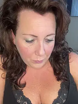 xsexycurvymilf online show from December 2024 12:06:01 PM