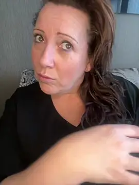 xsexycurvymilf online show from February 2025 09:57:02 AM