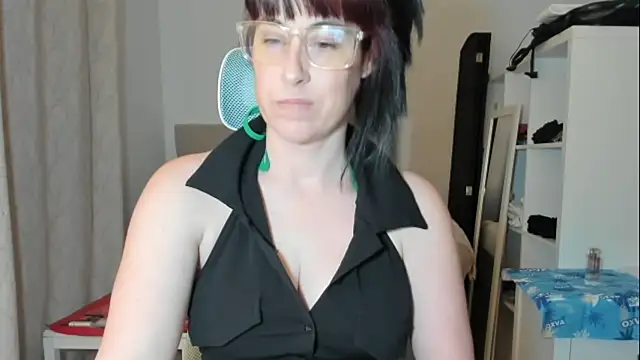 emmita69  online show from February 2026 01:09:02 AM